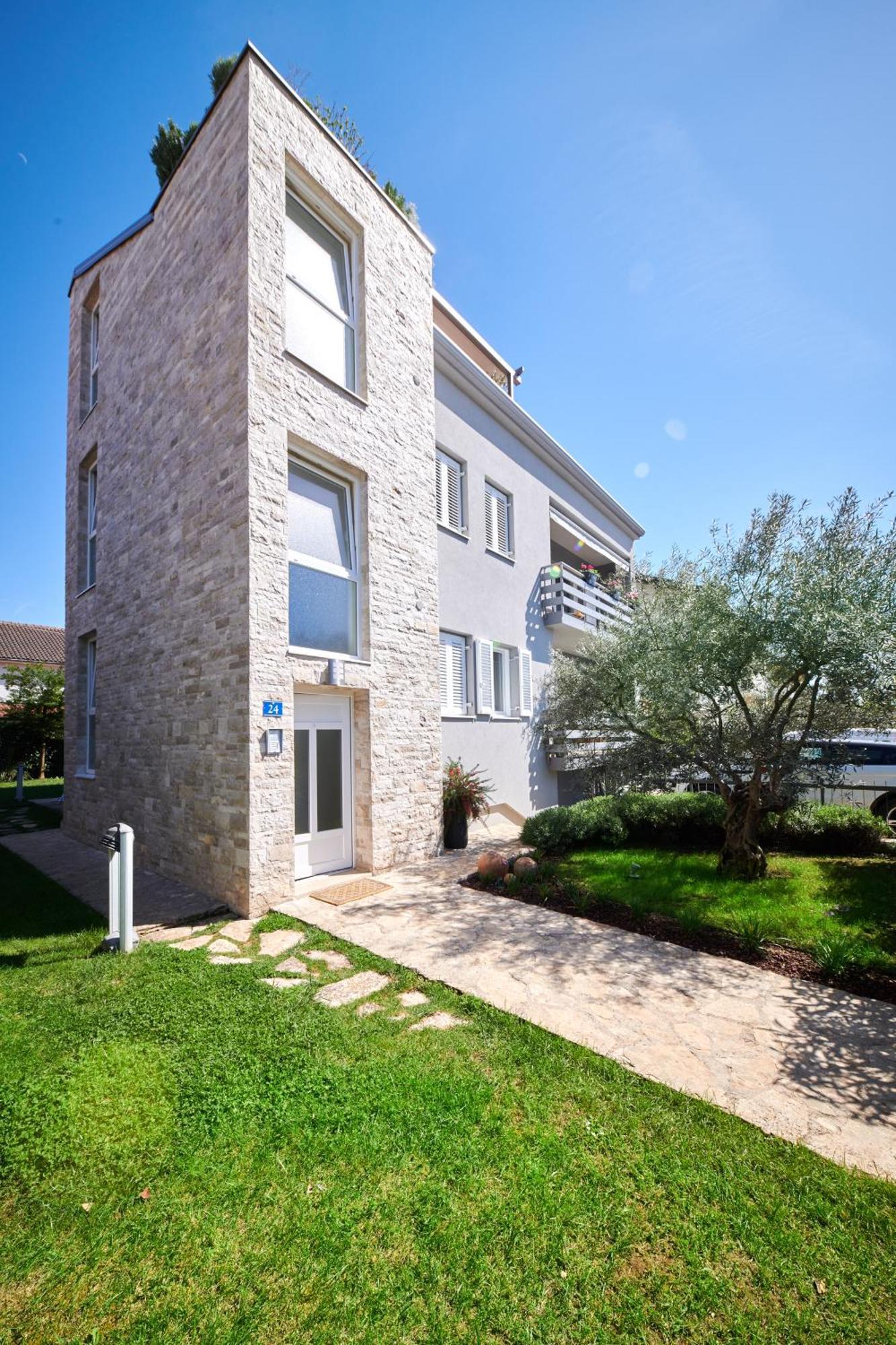 Mina'S Shine Apartment Umag Exterior photo
